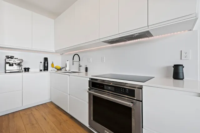 $3,000 | 350 North Main Street, Unit 716, Royal Oak, MI 48067