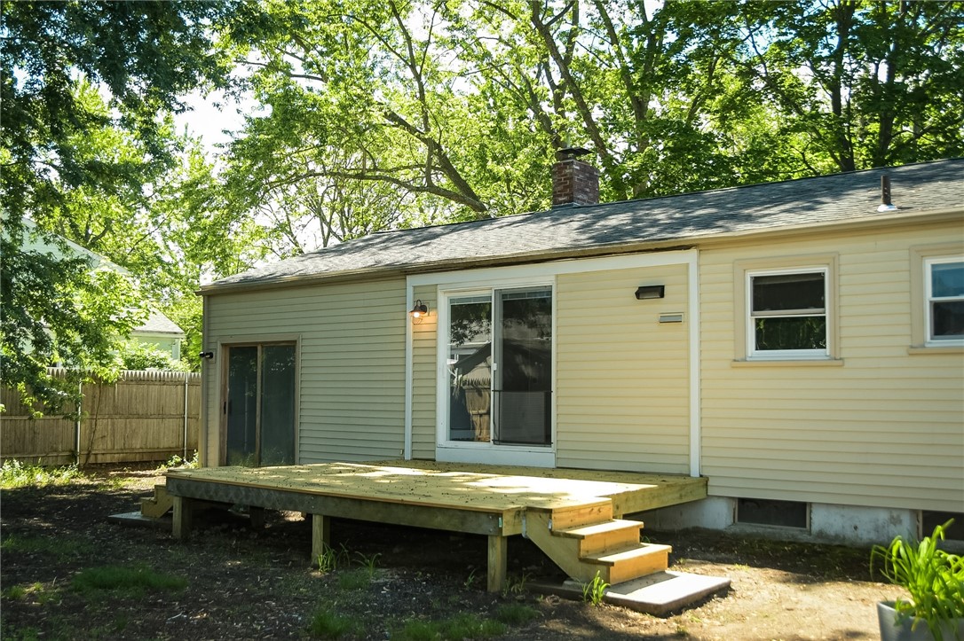 23 Perkins Street Warwick, RI 02886 - Photo 11 of 32