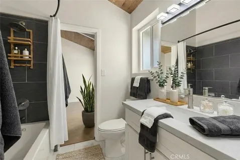 $2,745,000 | 327 62nd Street, Newport Beach, CA 92663