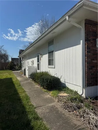 $339,900 | 813 Dogwood, Excelsior Springs, MO 64024