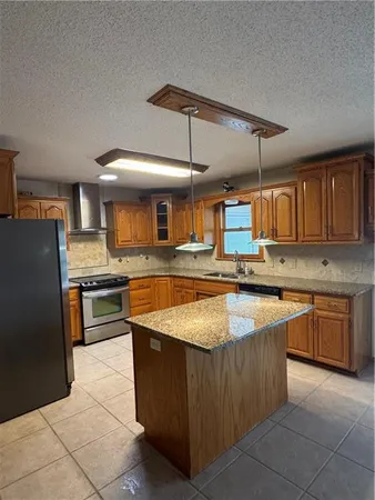 $339,900 | 813 Dogwood, Excelsior Springs, MO 64024