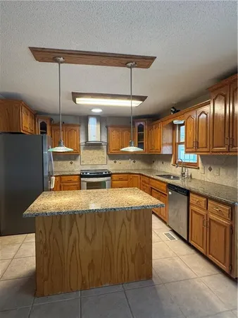 $339,900 | 813 Dogwood, Excelsior Springs, MO 64024