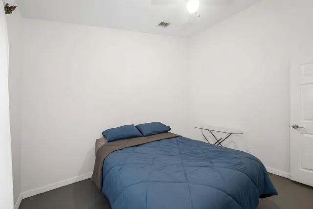 $499,000 | 220 37th Avenue Northeast, Naples, FL 34120