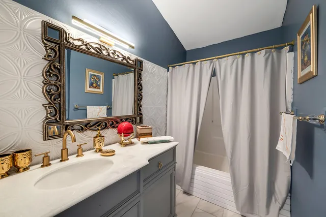 $499,000 | 220 37th Avenue Northeast, Naples, FL 34120