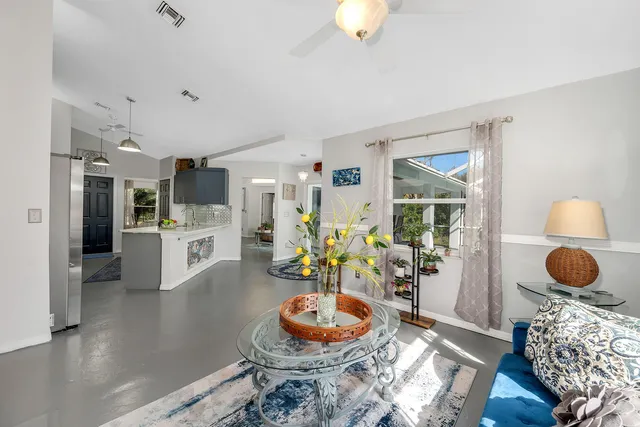 $499,000 | 220 37th Avenue Northeast, Naples, FL 34120