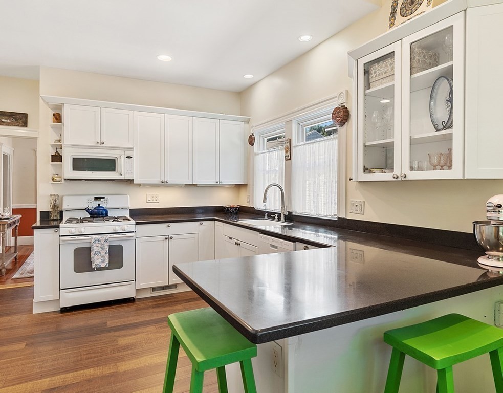 22 Davis Road, Unit 2 Belmont, MA 02478 - Photo 10 of 20 Gallery Image 10