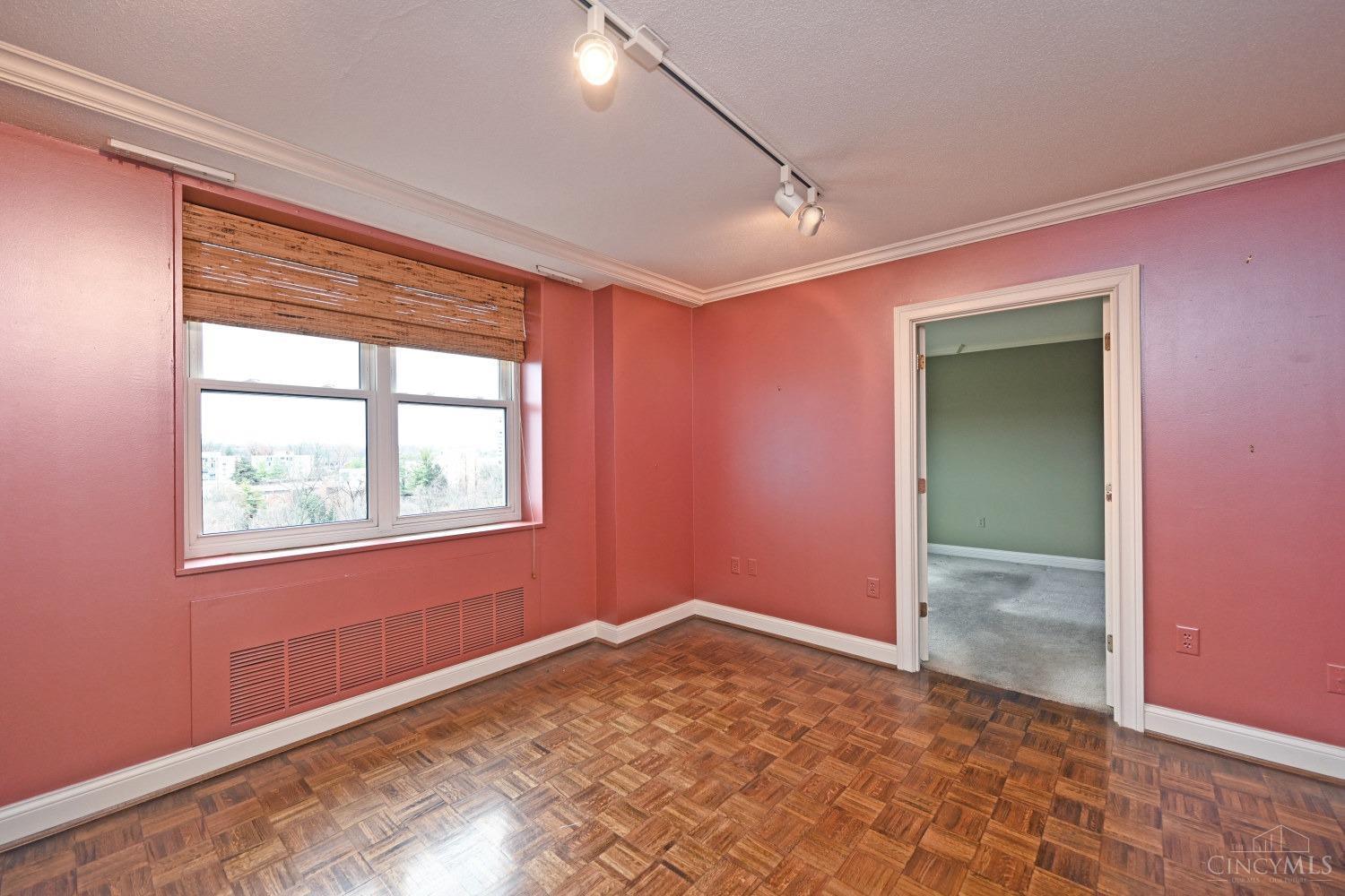 2444 Madison Road, Unit 805 Cincinnati, OH 45208 - Photo 17 of 45 Gallery Image 17