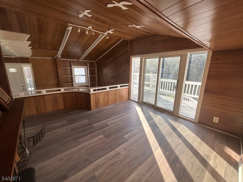 38 West River Styx Road Hopatcong, NJ 07843 - Photo 8 of 36