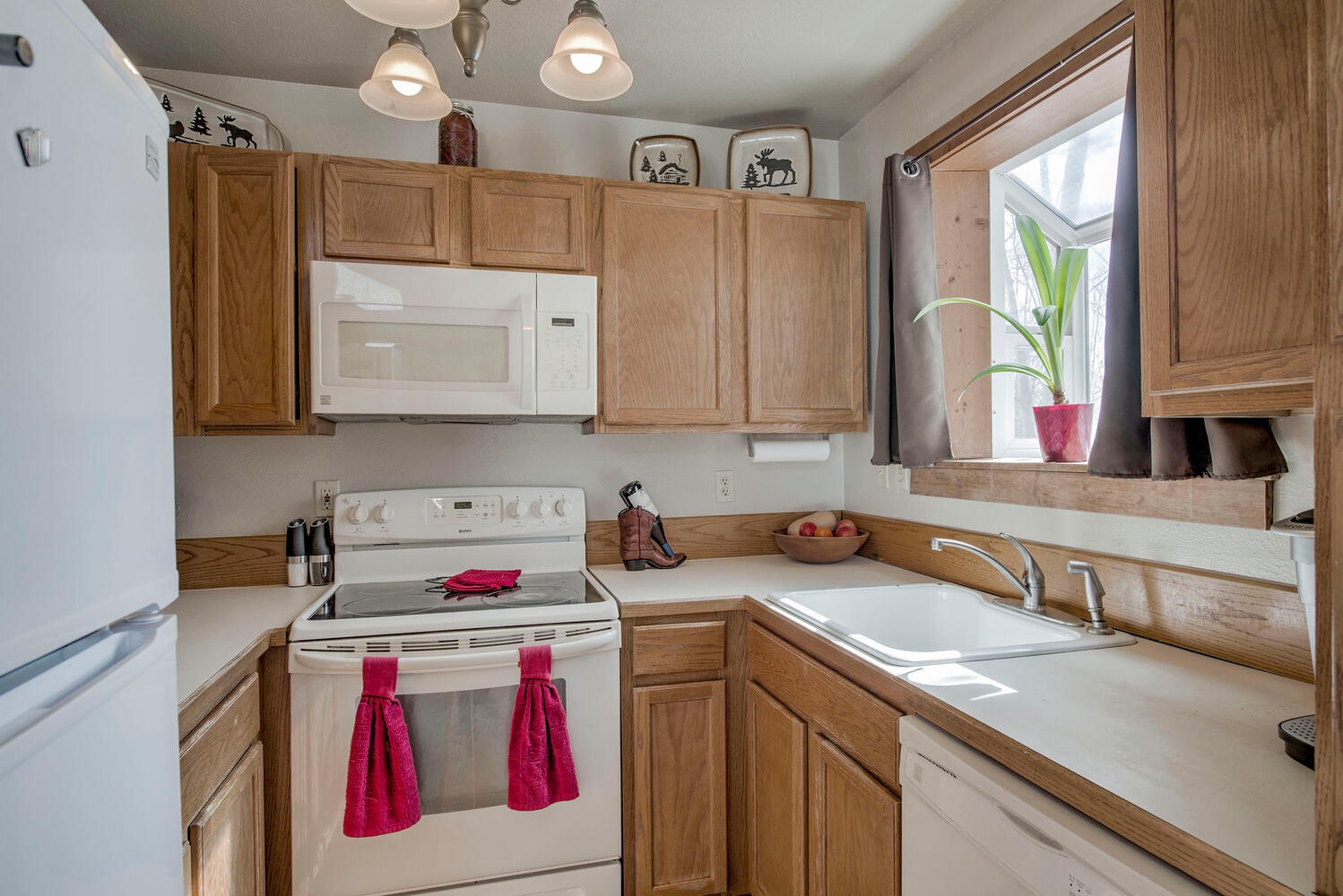 1462 Sheep Ridge Road Fairplay, CO 80440 - Photo 17 of 48 Ample room for meal prep