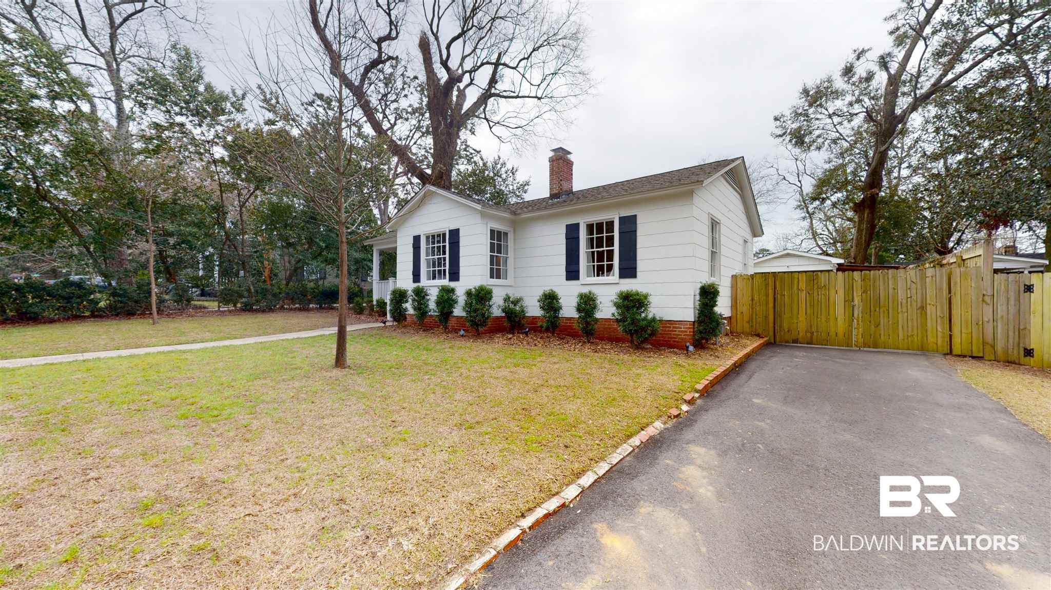 9 York Place Mobile, AL 36608 - Photo 2 of 30
