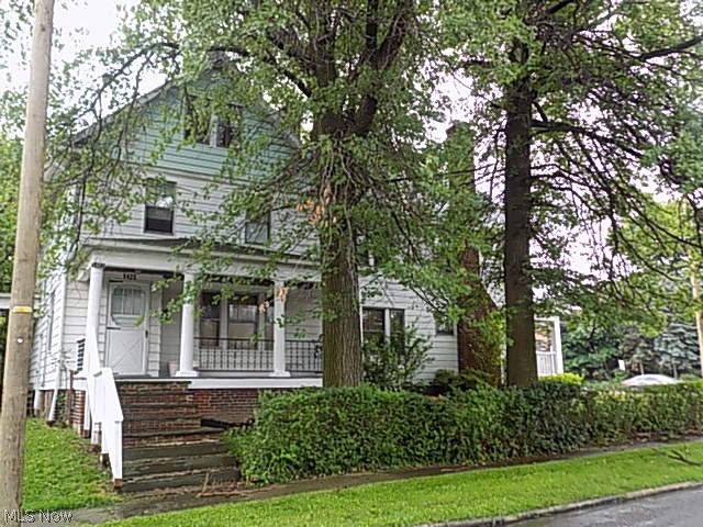 3863 Mayfield Road Cleveland Heights, OH 44121 - Photo 3 of 25 Side view showing the Ardoon side. This has 2 bedrooms on the second floor along with two full baths. The third floor has two additional bedrooms.