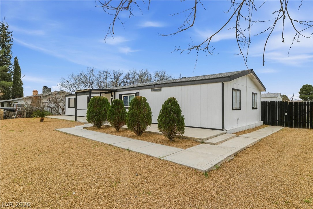 3940 Point Drive Pahrump, NV 89060 - Photo 3 of 33