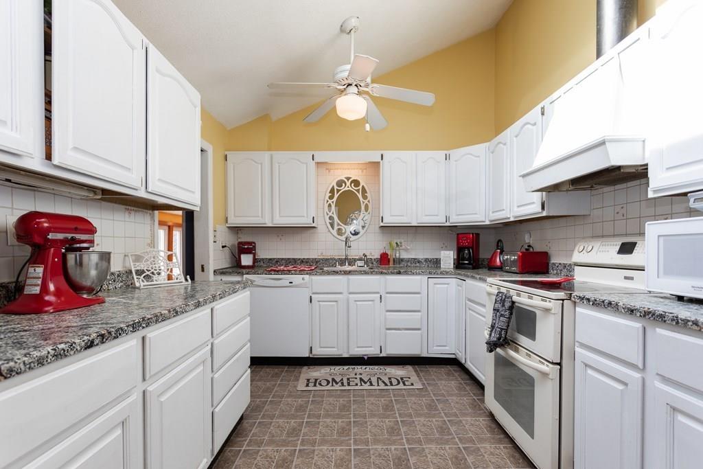 60 Hunt Road Chelmsford, MA 01824 - Photo 7 of 40