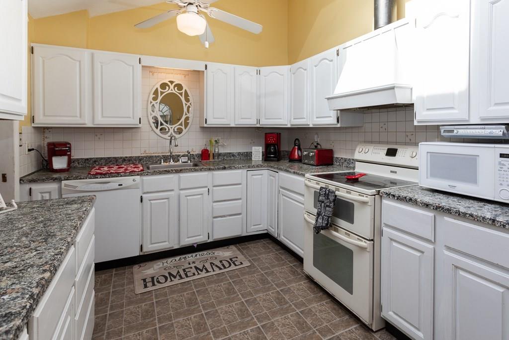 60 Hunt Road Chelmsford, MA 01824 - Photo 8 of 40