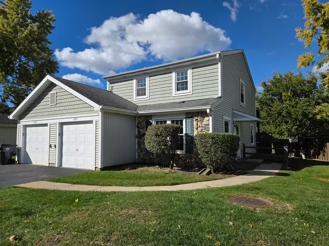 $300,000 | 1925 Georgetown Lane, Hoffman Estates, IL 60169