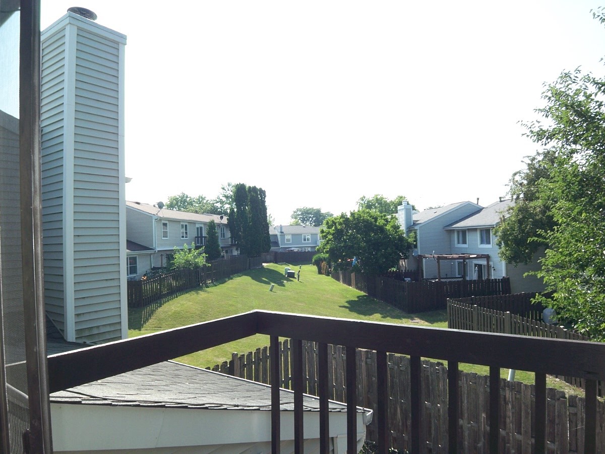 1925 Georgetown Lane Hoffman Estates, IL 60169 - Photo 22 of 29 a view of a balcony with an outdoor space