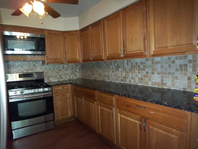 $300,000 | 1925 Georgetown Lane, Hoffman Estates, IL 60169