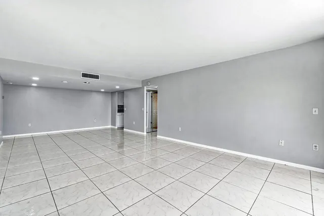 $349,000 | 5600 North Flagler Drive, Unit 505, West Palm Beach, FL 33407