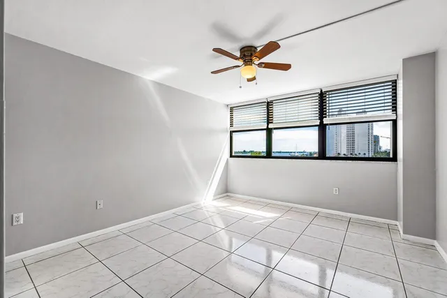 $349,000 | 5600 North Flagler Drive, Unit 505, West Palm Beach, FL 33407