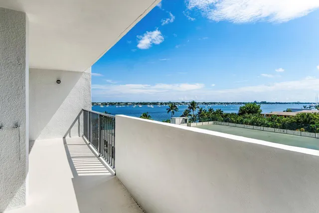 $349,000 | 5600 North Flagler Drive, Unit 505, West Palm Beach, FL 33407