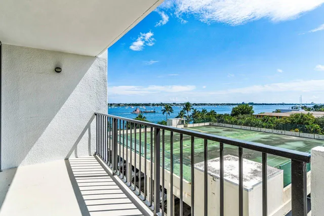 $349,000 | 5600 North Flagler Drive, Unit 505, West Palm Beach, FL 33407