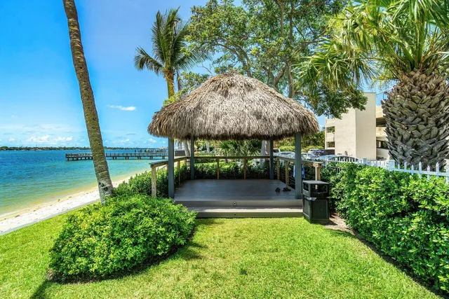 $349,000 | 5600 North Flagler Drive, Unit 505, West Palm Beach, FL 33407