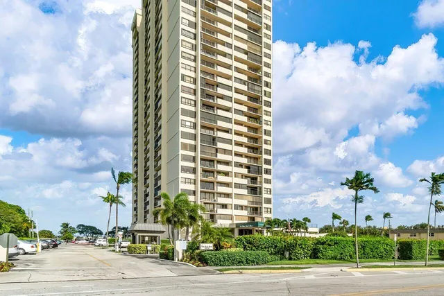 $349,000 | 5600 North Flagler Drive, Unit 505, West Palm Beach, FL 33407
