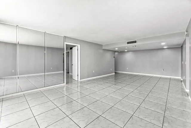 $349,000 | 5600 North Flagler Drive, Unit 505, West Palm Beach, FL 33407