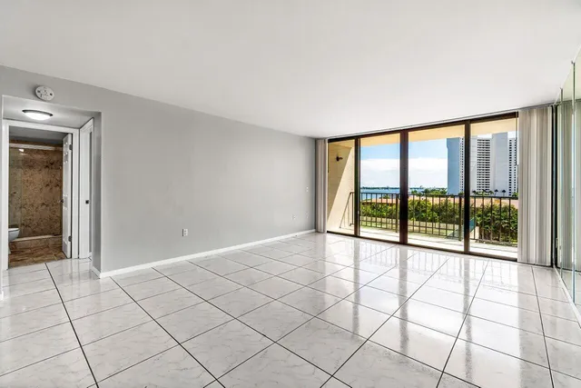 $349,000 | 5600 North Flagler Drive, Unit 505, West Palm Beach, FL 33407