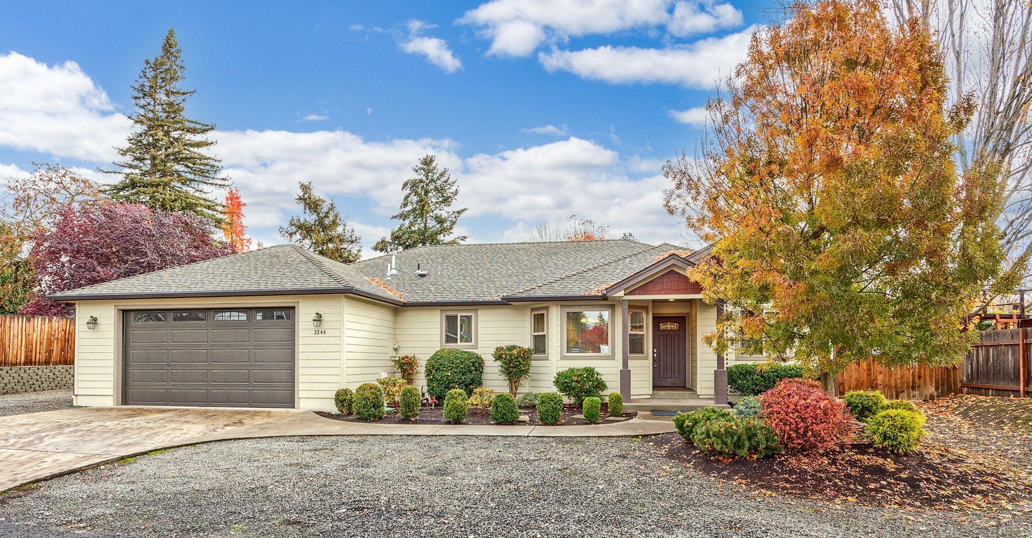 2244 Spring Street Medford, OR 97504 - Photo 2 of 43 2-Frontal