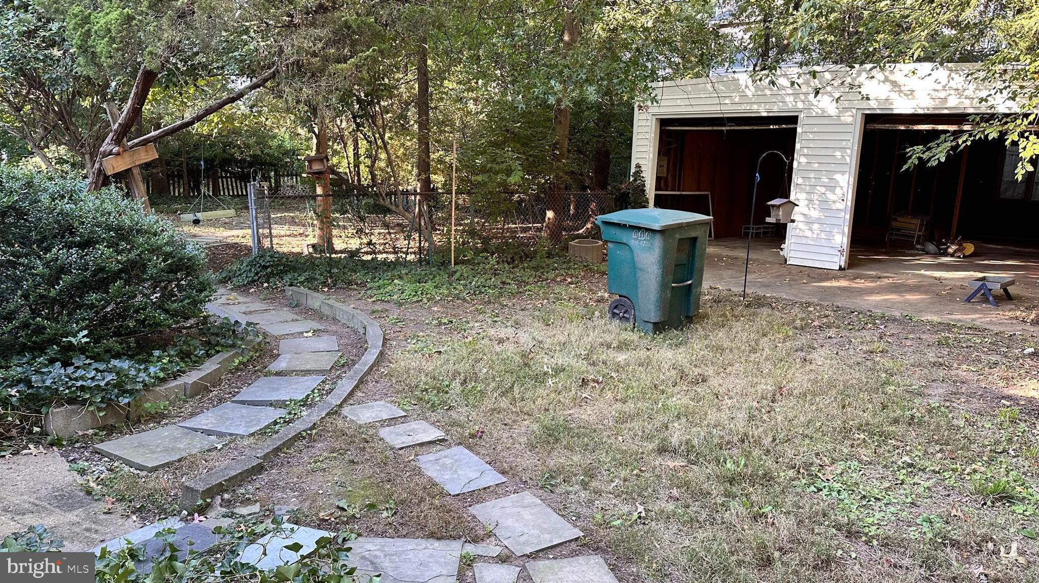 8334 Idylwood Road Vienna, VA 22182 - Photo 8 of 24