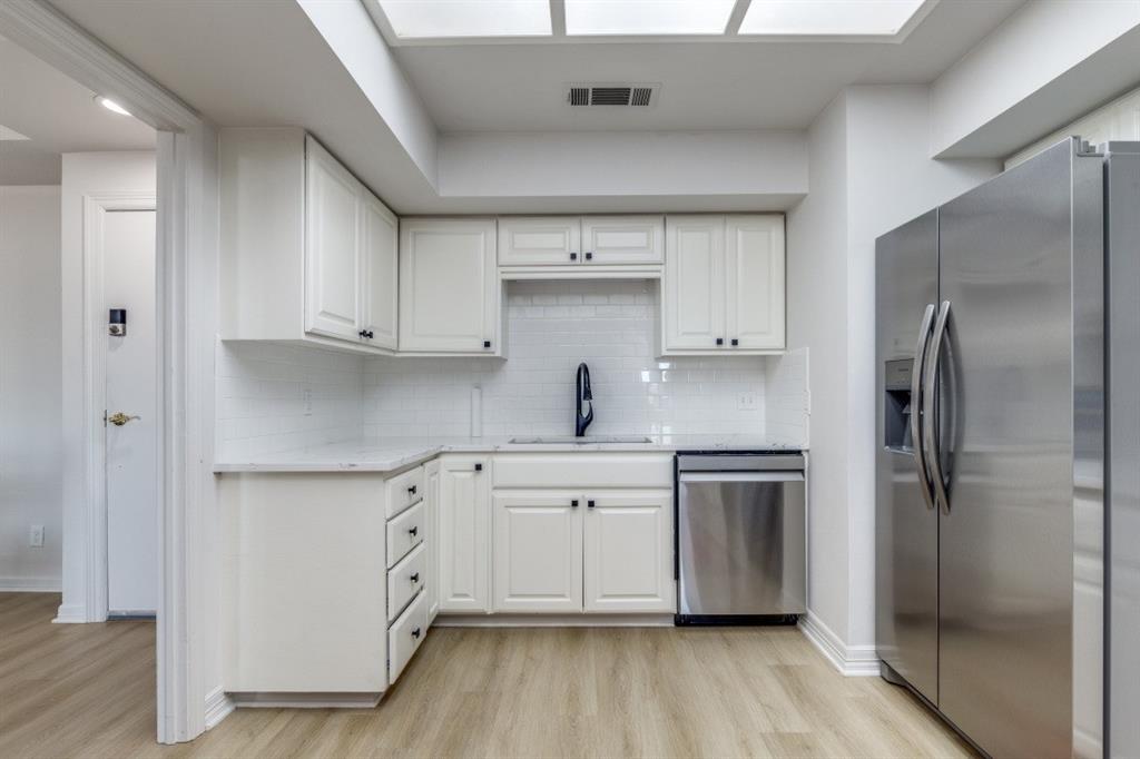 5200 Keller Springs Road, Unit 317 Dallas, TX 75248 - Photo 8 of 12