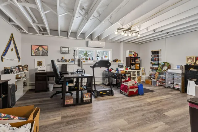 $549,000 | 1525 Roosevelt Trail, Raymond, ME 04071