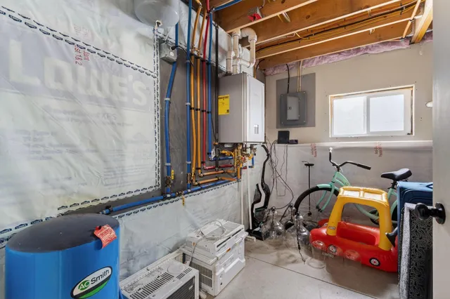 $549,000 | 1525 Roosevelt Trail, Raymond, ME 04071