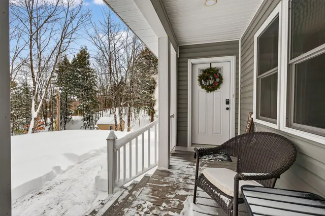$549,000 | 1525 Roosevelt Trail, Raymond, ME 04071