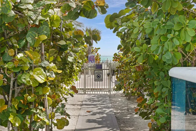 $4,550 | 5101 Collins Avenue, Unit 14G, Miami Beach, FL 33140