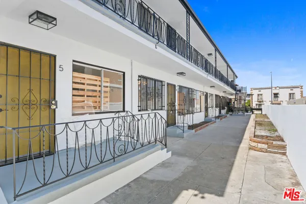 $2,450,000 | 151 South Mountain View Avenue, Los Angeles, CA 90057