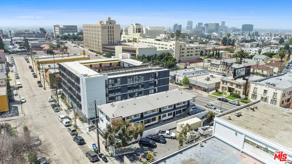 $2,450,000 | 151 South Mountain View Avenue, Los Angeles, CA 90057