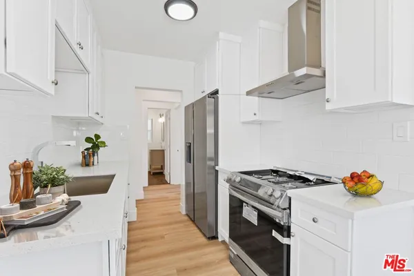 $2,450,000 | 151 South Mountain View Avenue, Los Angeles, CA 90057