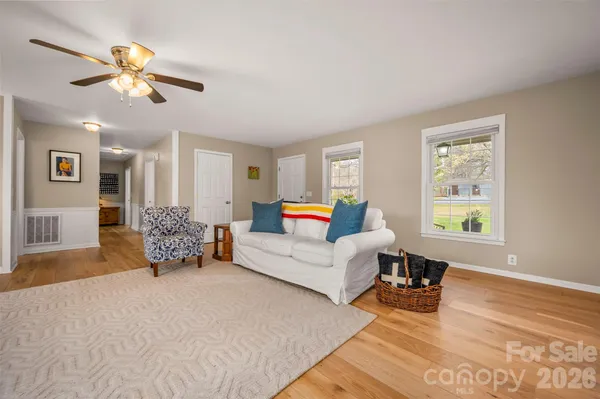 $325,000 | 820 East Brookwood Drive, Landrum, SC 29356
