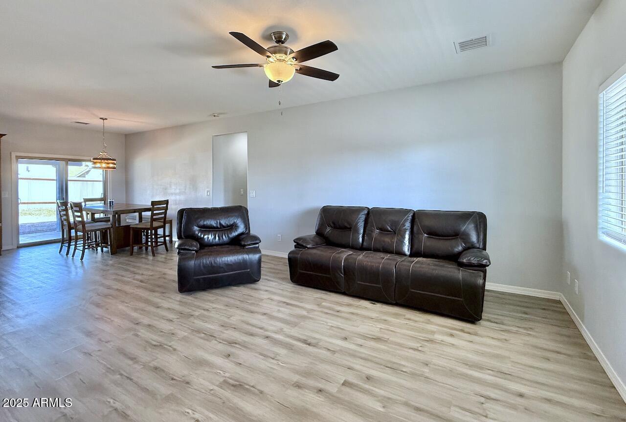 17642 East Trails End Road Mayer, AZ 86333 - Photo 5 of 43 05 Great Room