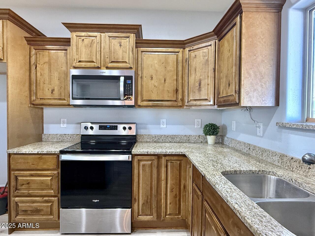 17642 East Trails End Road Mayer, AZ 86333 - Photo 10 of 43 10 Kitchen 3