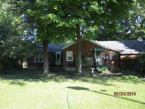 8333 Coldwater Road Flushing, MI 48433 - Photo 14 of 16 20418689-13.JPG