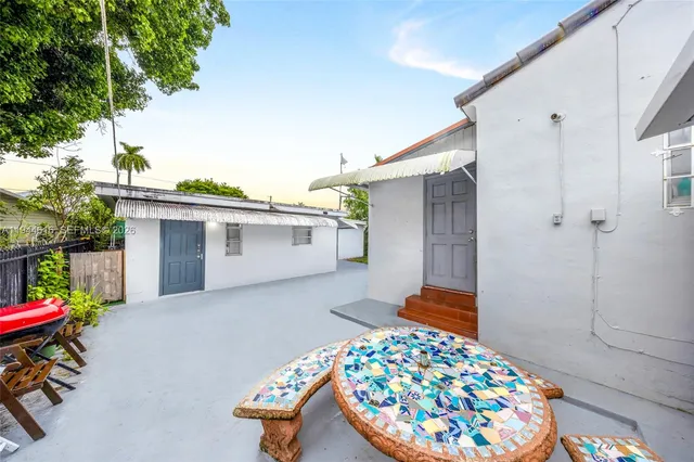 $875,000 | 943 Southwest 9th Avenue, Miami, FL 33130