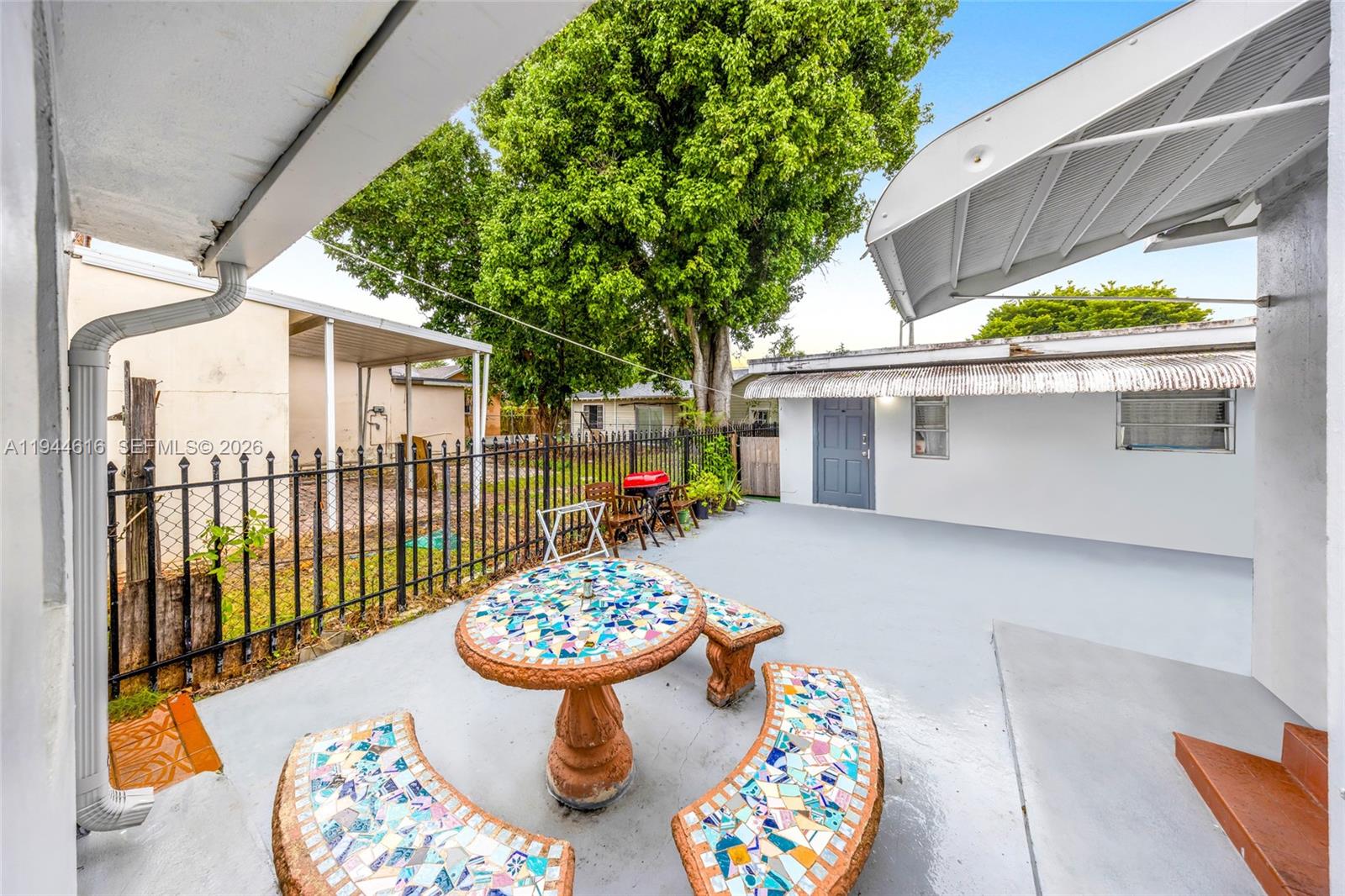 943 Southwest 9th Avenue Miami, FL 33130 - Photo 10 of 16 a outdoor view with a seating space