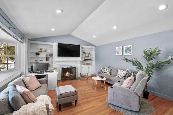 $750,000 | 129 Moody Street, North Andover, MA 01845