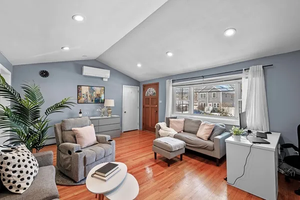 $750,000 | 129 Moody Street, North Andover, MA 01845