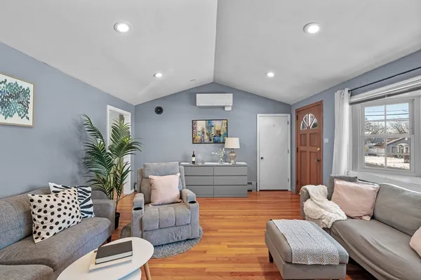 $750,000 | 129 Moody Street, North Andover, MA 01845