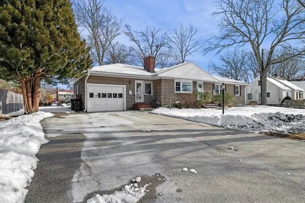 $750,000 | 129 Moody Street, North Andover, MA 01845