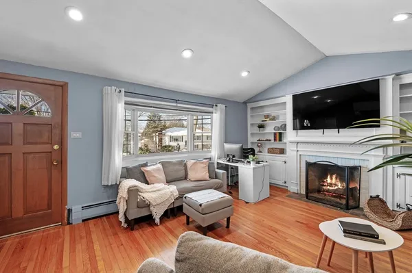 $750,000 | 129 Moody Street, North Andover, MA 01845